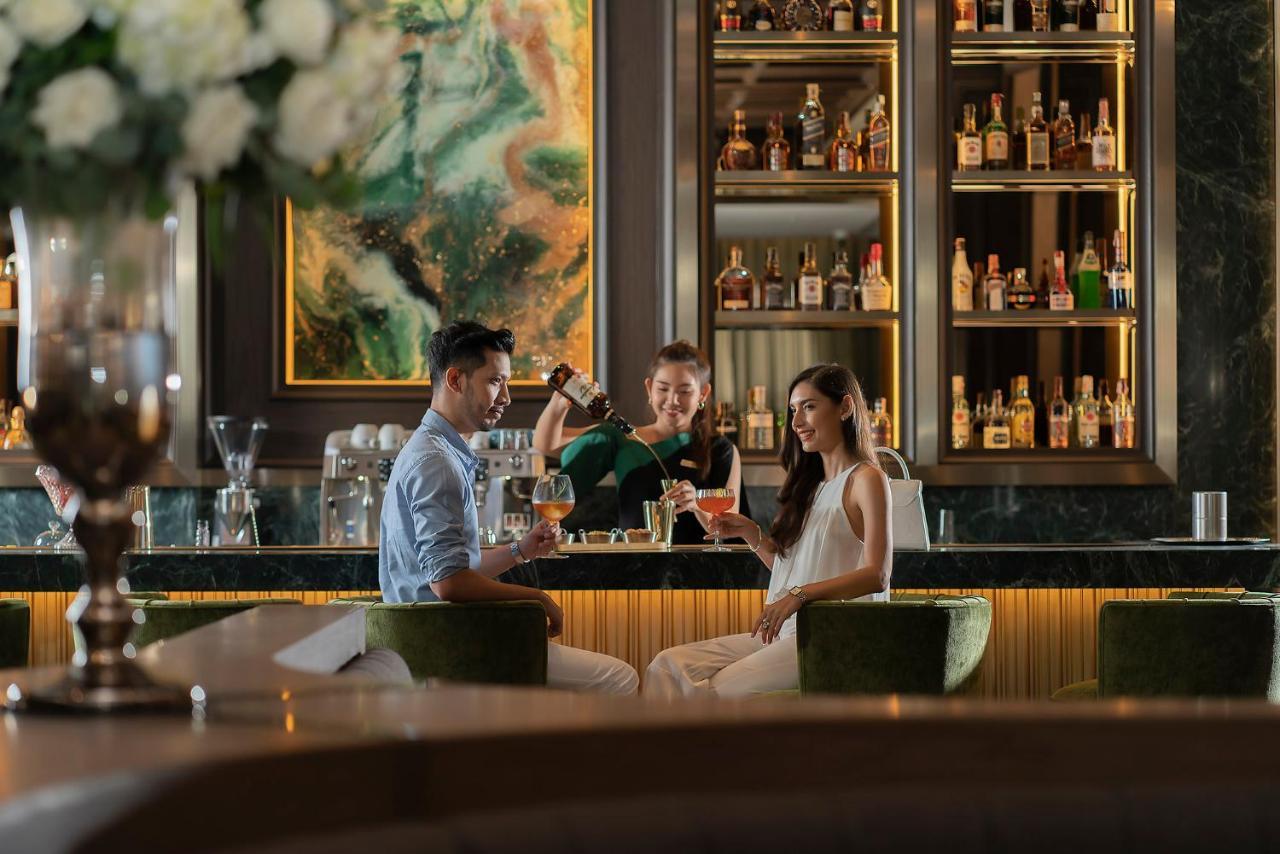 The Landmark Банкок Екстериор снимка The Bar