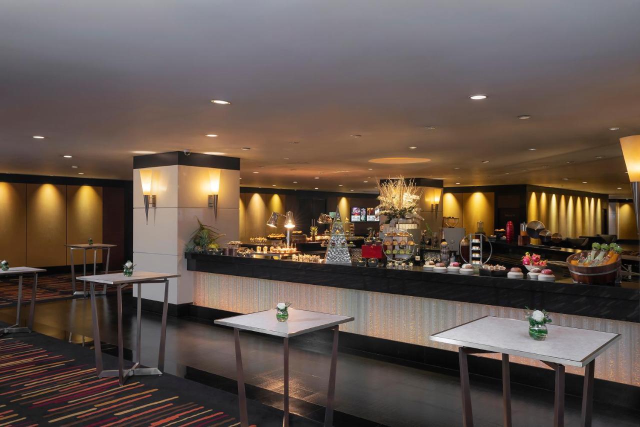The Landmark Банкок Екстериор снимка The lounge at the airport