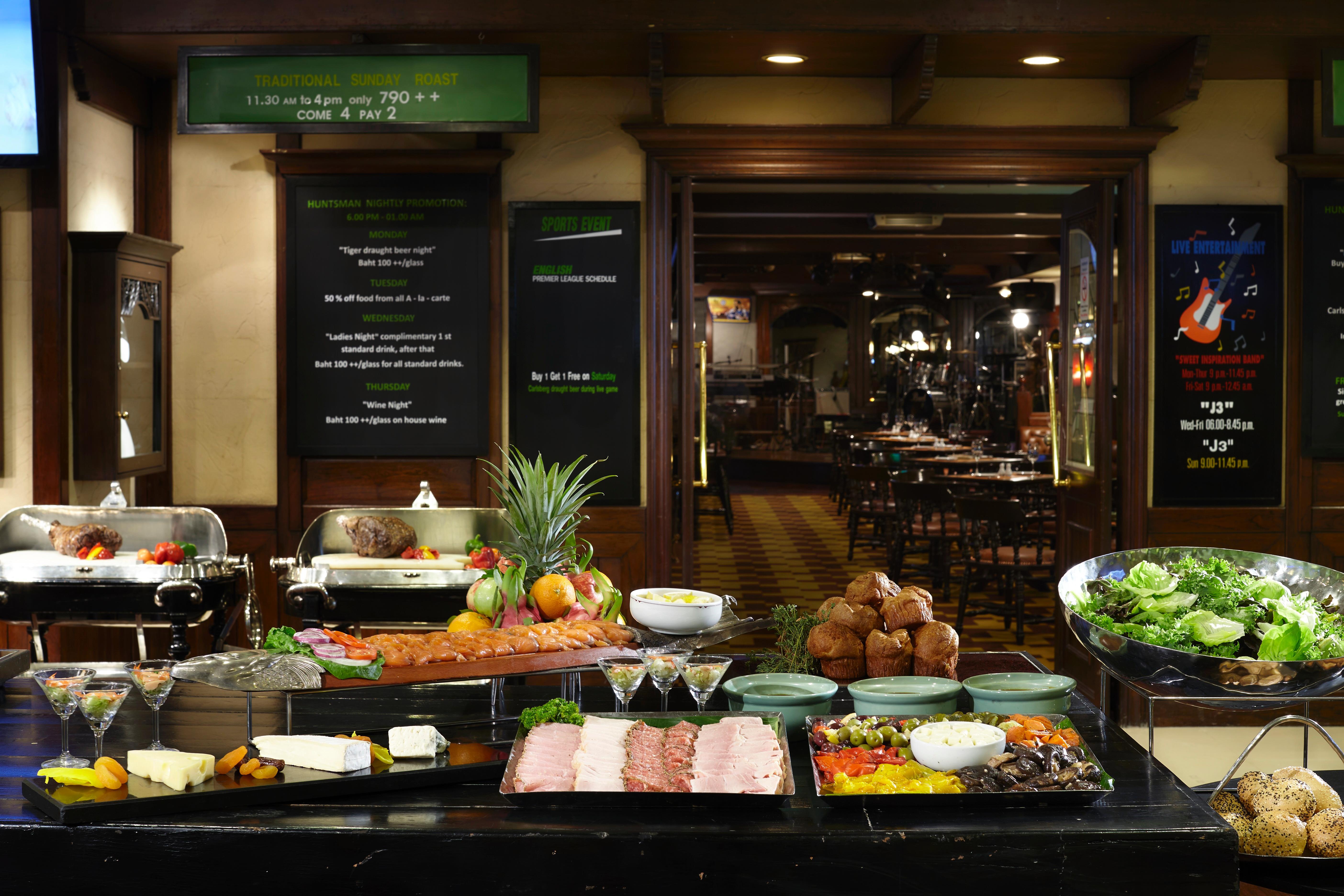 The Landmark Банкок Екстериор снимка A buffet at a hotel